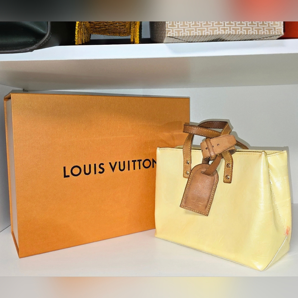 Authentic Louis Vuitton Vernis Yellow Reade PM Hand Bag with LV luggage tag - Picture 16 of 16